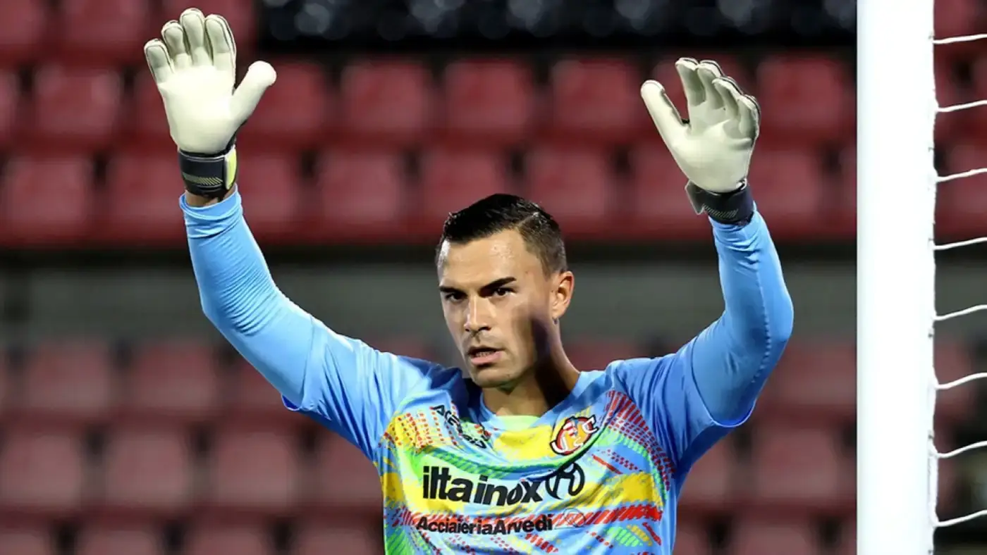 Penampilan Emil Audero saat melakukan saving