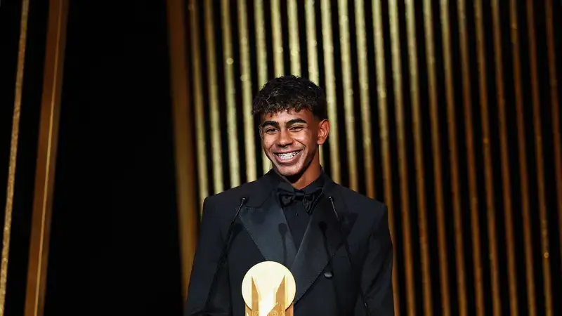 Lamine Yamal Sabet Kopa Trophy Back To Back 2024–2025!