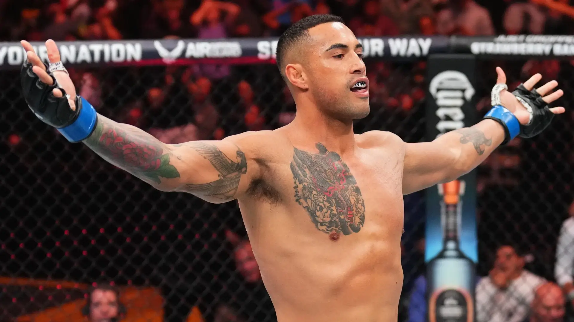 Carlos Ulberg Hancurkan Dominick Reyes dengan KO Brutal di UFC Perth