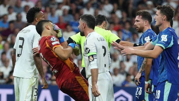 Breaking News! Carvajal Kena Sanksi Absen Dua Laga Liga Champions