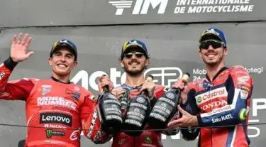 Podium MotoGP Jepang 2025: Marc Marquez, Alex Marquez, dan Joan Mir merayakan kemenangan