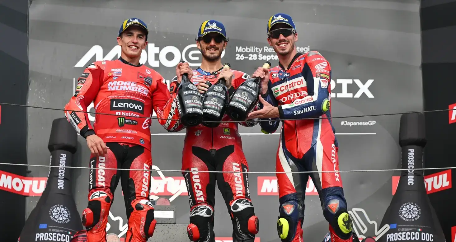Marc Marquez, Pecco Bagnaia, dan Joan Mir di podium MotoGP Jepang 2025