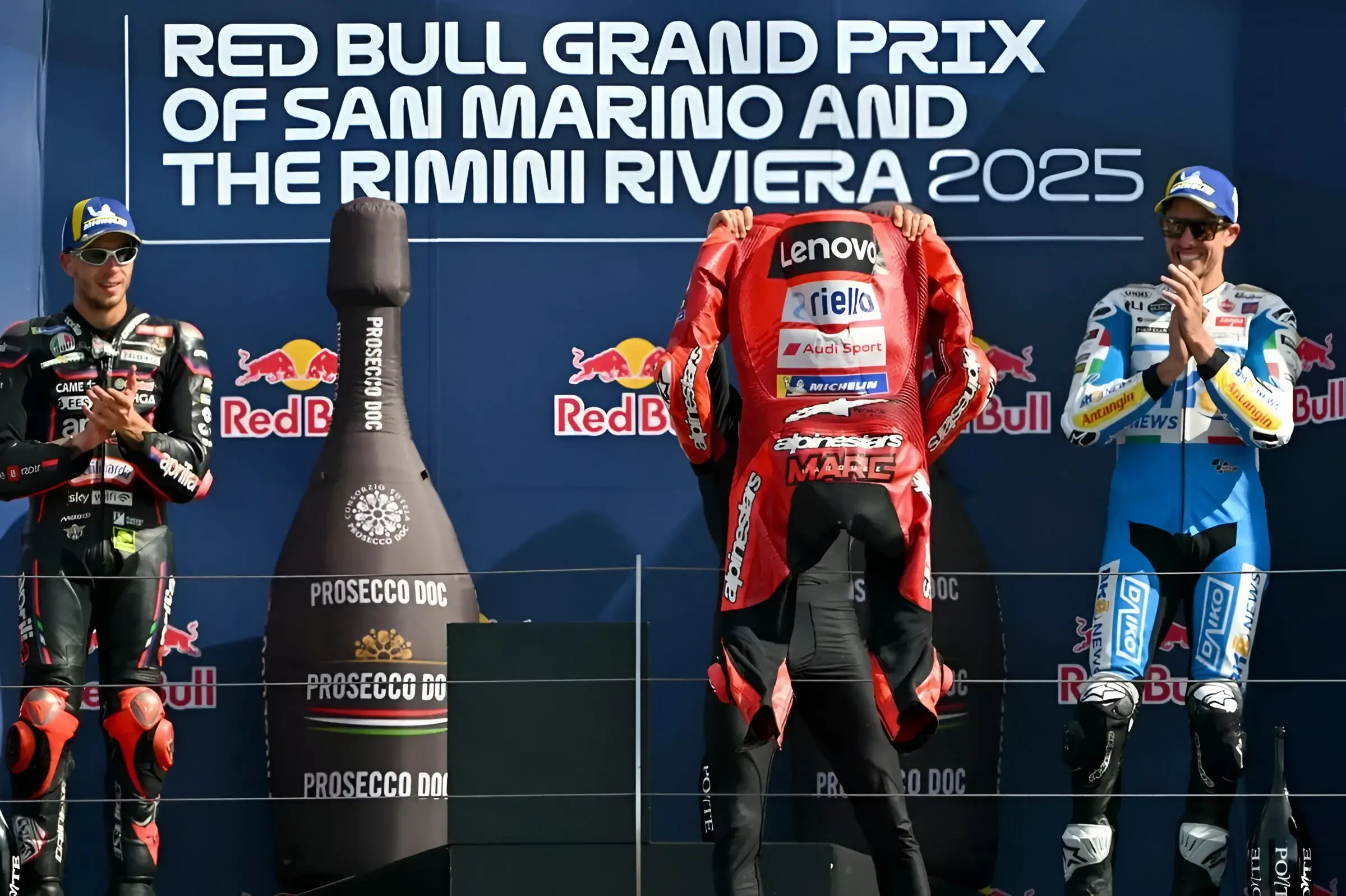 Marquez Juara Misano, Selebrasi Jemur Baju ala Messi