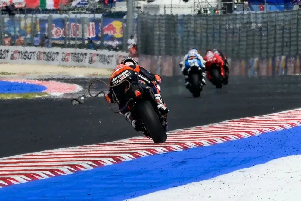 Insiden rantai putus dialami Pedro Acosta di MotoGP Misano 2025