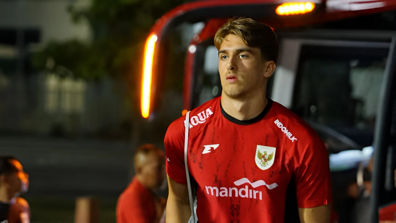 Pemain naturalisasi Mauro Zijlstra memakai jersey Timnas Indonesia