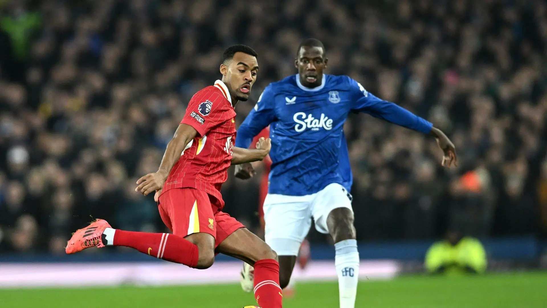 Liverpool Guncang Derby: Kemenangan 2-1 yang Menggetarkan Anfield