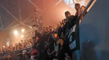 Fanbase terbesar Esports Indonesia RRQ Kingdom