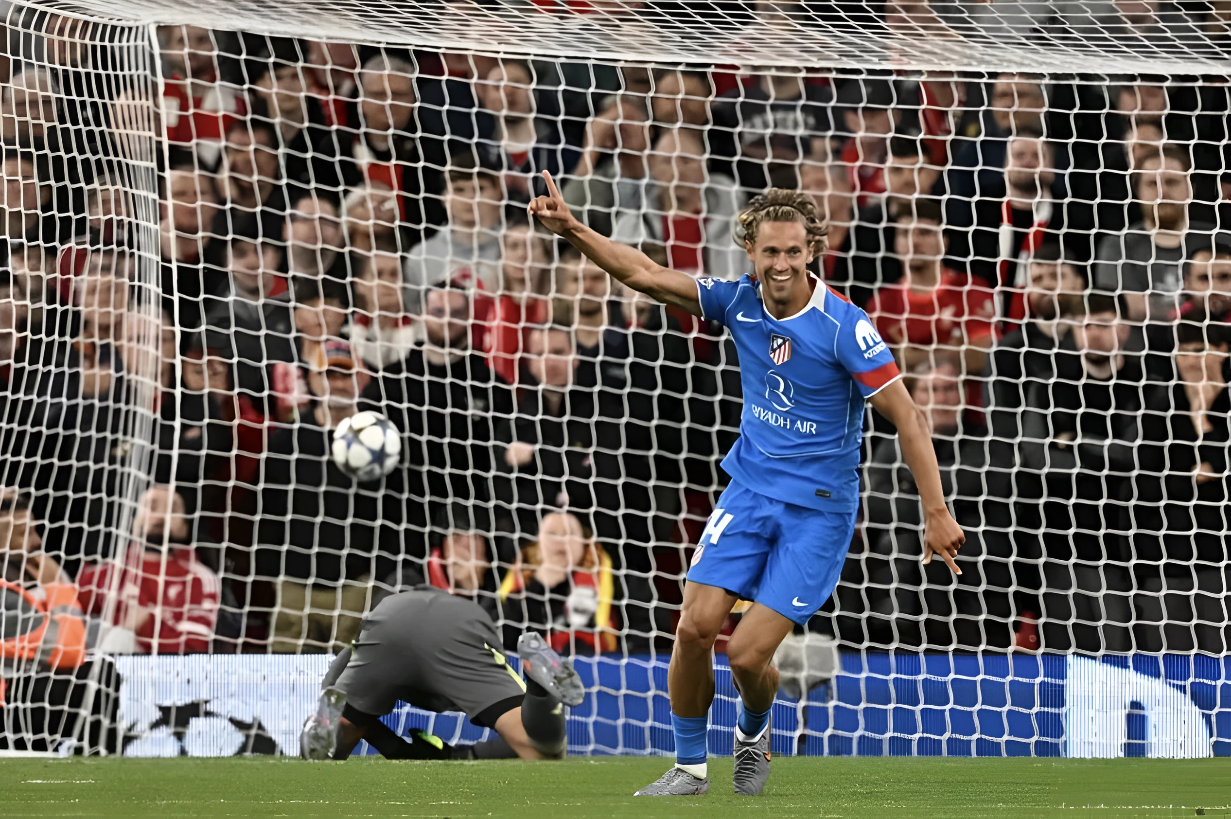 Dua gol Marcos Llorente membawa Atletico Madrid sempat menyamakan kedudukan melawan Liverpool