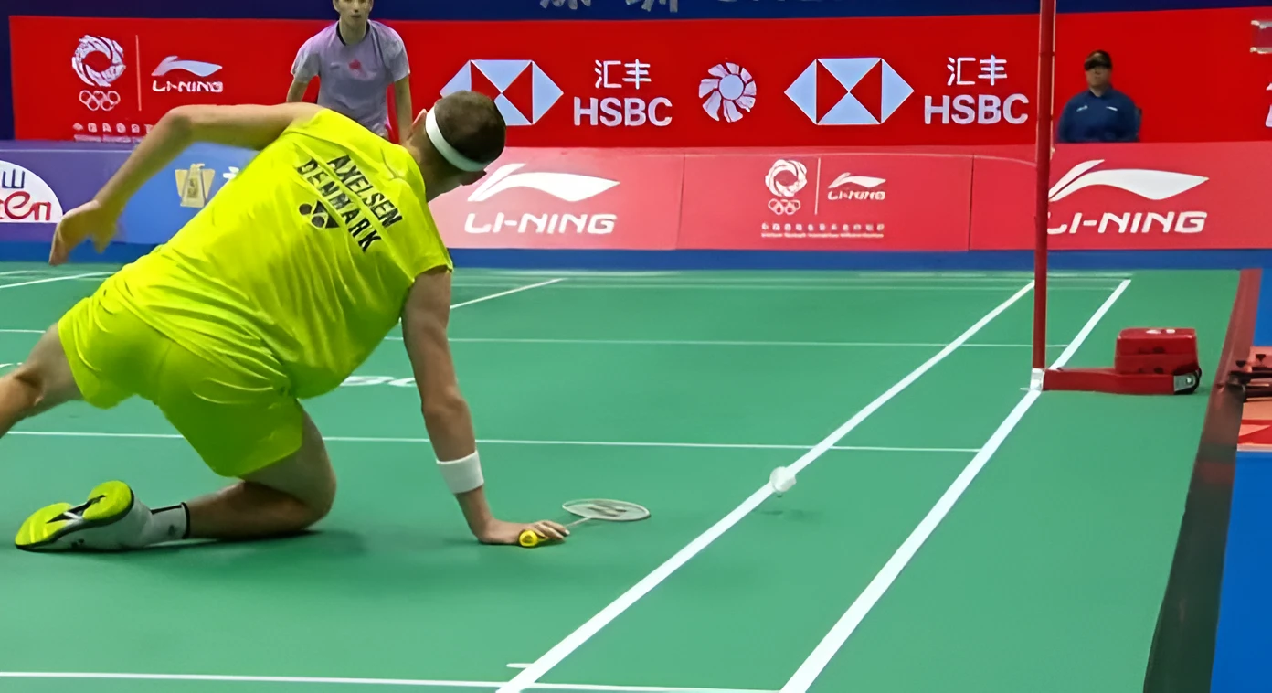 Viktor Axelsen Comeback Dramatis di China Masters 2025