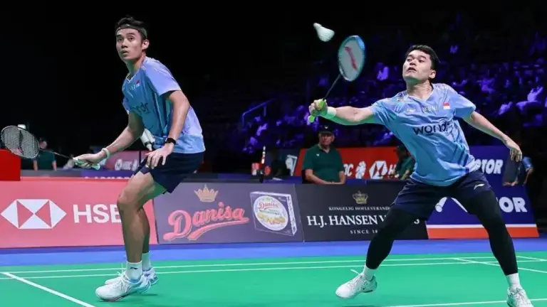 Leo/Bagas Melaju ke 16 Besar Hylo Open 2025 Setelah Singkirkan Ong/Teo