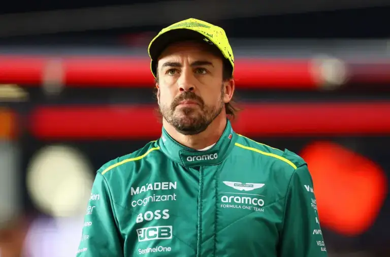 Aston Martin Bantah Rumor Fernando Alonso Pensiun di F1 2027