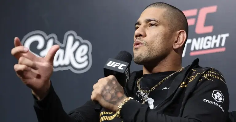 Alex Pereira Alami Fraktur Kaki Kiri Usai UFC 320