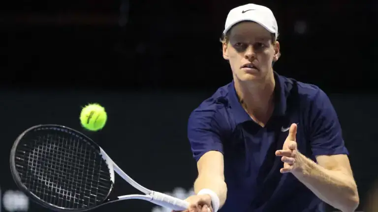 Sinner Singkirkan Djokovic, Hadapi Alcaraz di Final