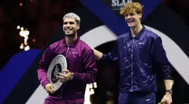 Sinner Taklukkan Alcaraz, Pertahankan Gelar Six Kings Slam