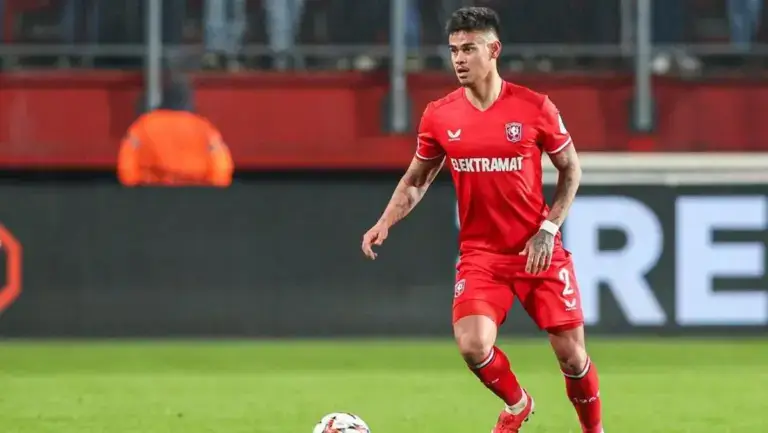 Konflik dan Penolakan Halus Mees Hilgers di FC Twente