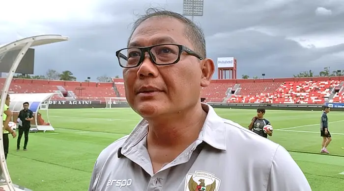 Kepala delegasi sepak bola Indonesia meminta rapat darurat untuk 'mengadili' Pelatih Patrick Kluivert - Foto: CNN