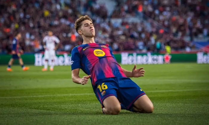 Fermin Lopez Hat-trick : Barcelona Gilas Olympiacos 6–1
