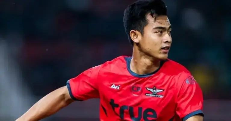 Pertarungan Ex Timnas Arhan VS Pemain Andalan Timnas