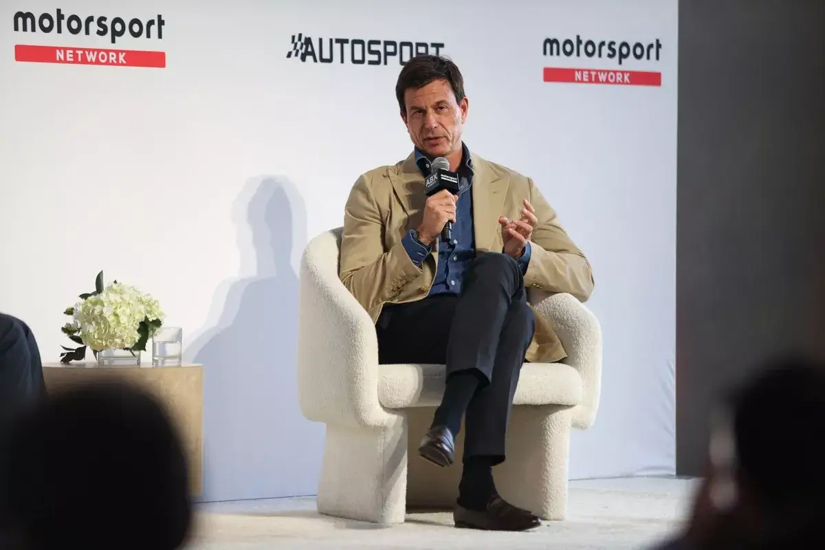 Toto Wolff berbicara dalam acara Autosport Business Exchange di New York. (Foto: Getty Images)