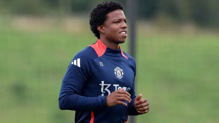 Manchester United : Tyrell Malacia Kembali ke Latihan Tim Utama