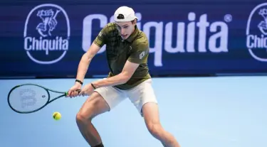 Ugo Humbert Singkirkan Taylor Fritz di Basel 2025