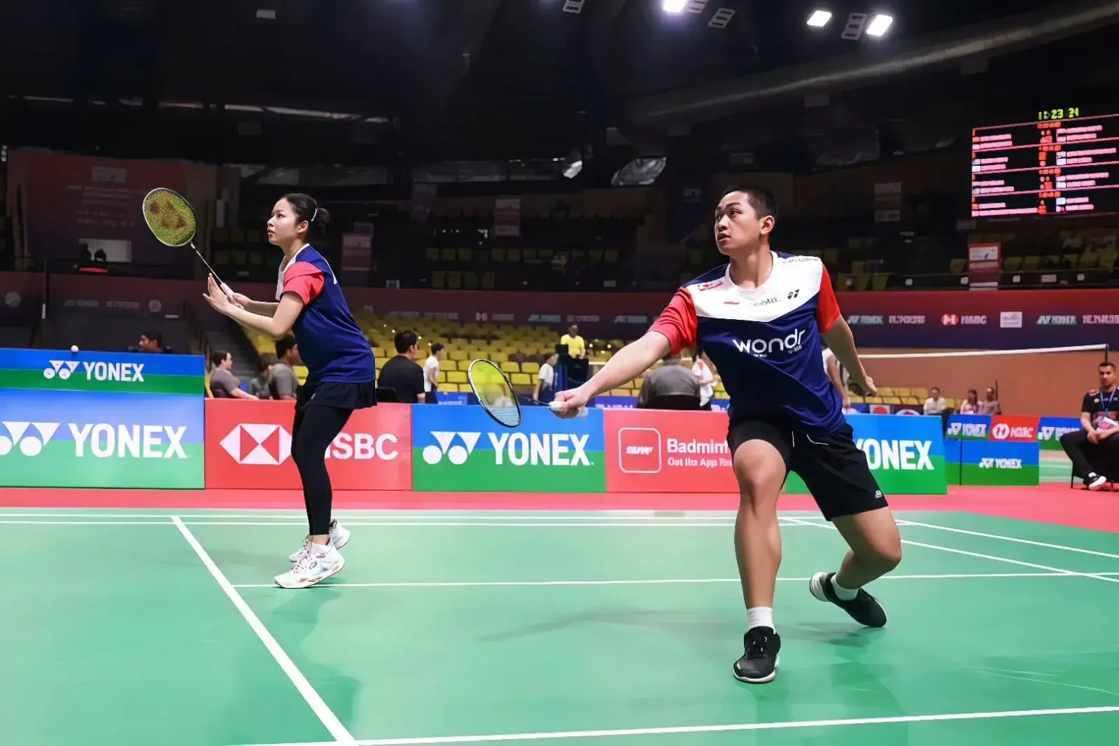 Pasangan ganda campuran Indonesia, Muhammad Mulky Aufa Atmaja (kanan) dan Salma Mufida (kiri), berhasil melaju ke babak ketiga setelah menaklukkan wakil Norwegia, Jakob Langeland Risa/Linnea Holmedal, dua gim langsung 15-4, 15-7 di Kejuaraan Dunia Junior 2025 di Guwahati, India, Selasa (14/10/2025). (ANTARA/HO-PBSI)