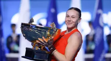 Amanda Anisimova Tutup Musim 2025 dengan Pesan Emosional