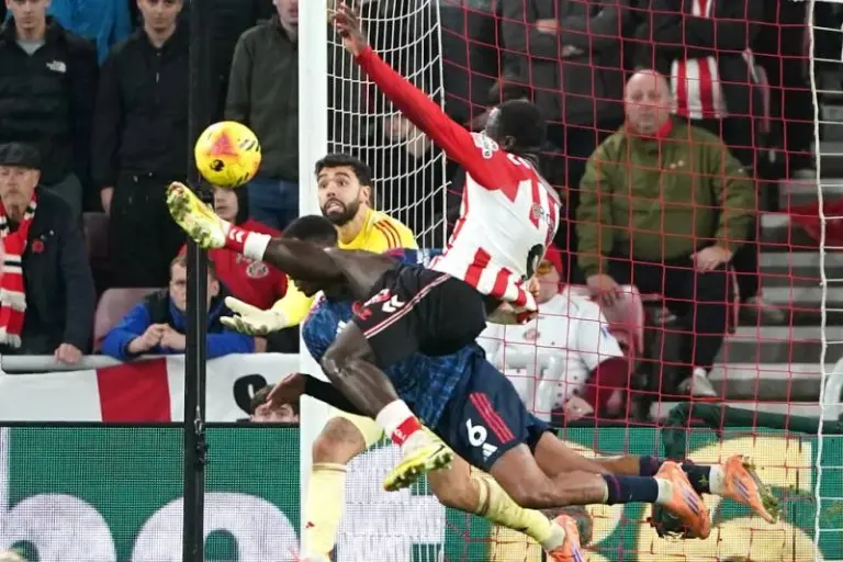 Brobbey Jadi Penyelamat Sunderland, Arsenal Gigit Jari di Injury Time