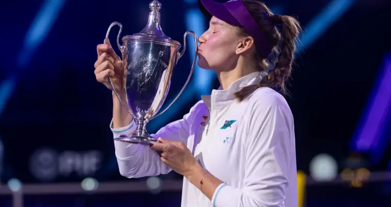 Hasil WTA Finals 2025 Riyadh: Rybakina Bersinar, Sabalenka dan Anisimova Curi Perhatian