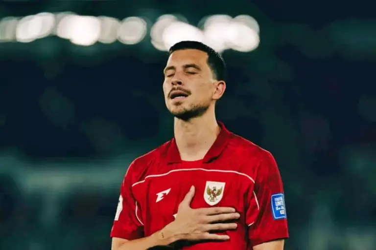 Thom Haye & Shayne Pattynama Disanksi FIFA: Absen 4 Laga, Denda Rp 103 Juta