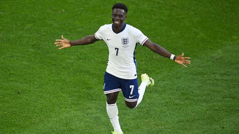 Inggris Bungkam Serbia 2-0 : Saka & Eze Jaga Rekor Sempurna