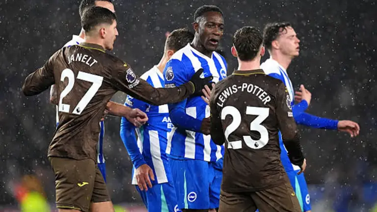 Brighton 2-1 Brentford: Verbruggen Pahlawan, Penalti Menit 90 Gagal Jadi Mimpi Buruk