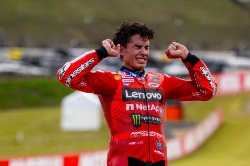 Datang ke Paddock MotoGP Valencia : Marquez Merasa Ada yang Aneh