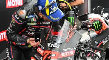 Selebrasi Unik Bezzecchi Lamar Motor Usai Juara Valencia